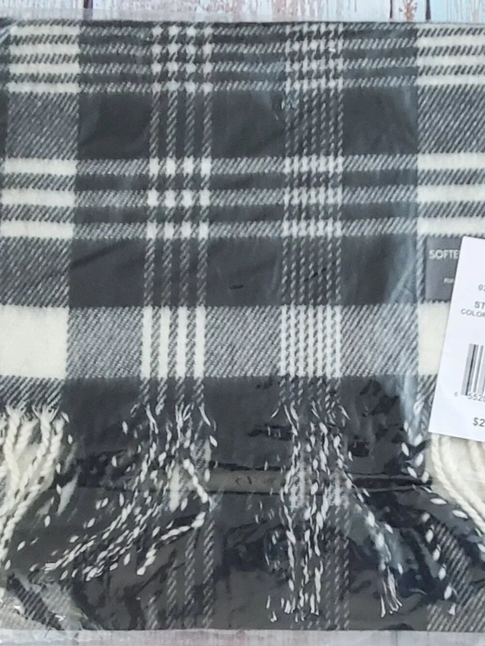 Women's Softer than Cashmere Black Plaid Scarf  NWT